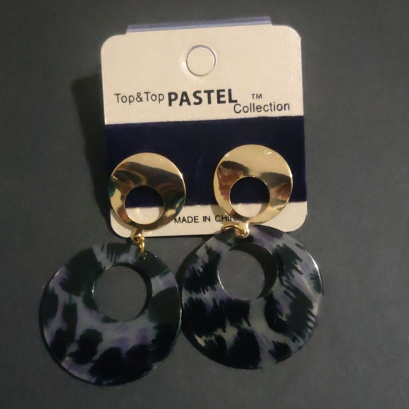 Earings - Picture 5 of 5